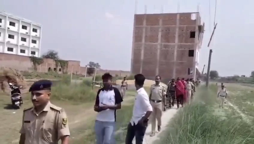 वैशाली में देह व्यापार रैकेट का भंडाफोड़: 9 पुरुष गिरफ्तार, 14 महिलाएं मुक्त, कार-बाइक सहित लाखों की बरामदगी