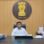 मुसहरी में राजस्व कार्यों में लापरवाही: दो कर्मचारी निलंबित, DM ने दी कड़ी कार्रवाई की चेतावनी
