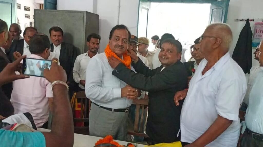बिहार मानवाधिकार आयोग के निबंधक शैलेन्द्र कुमार सिंह के सेवा विस्तार पर अधिवक्ता समुदाय में हर्षोल्लास