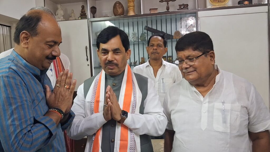 शाहनवाज हुसैन का विपक्ष पर तीखा प्रहार, कहा- ‘मुसलमान देशभक्त हैं, इसलिए भारत में हैं’