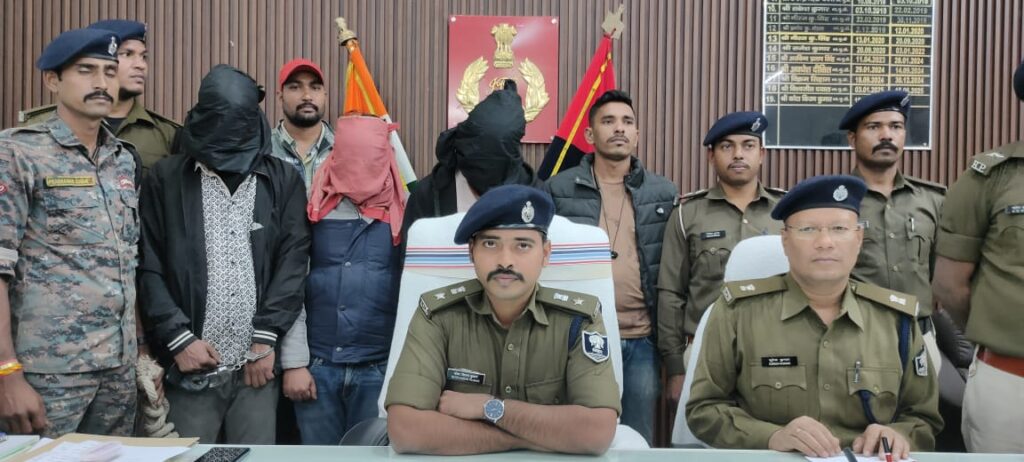 मुजफ्फरपुर: मिठनपुरा में 27 अक्टूबर की बड़ी ज्वेलरी चोरी का पुलिस ने किया सफल उद्भेदन, 3 अपराधी गिरफ्तार