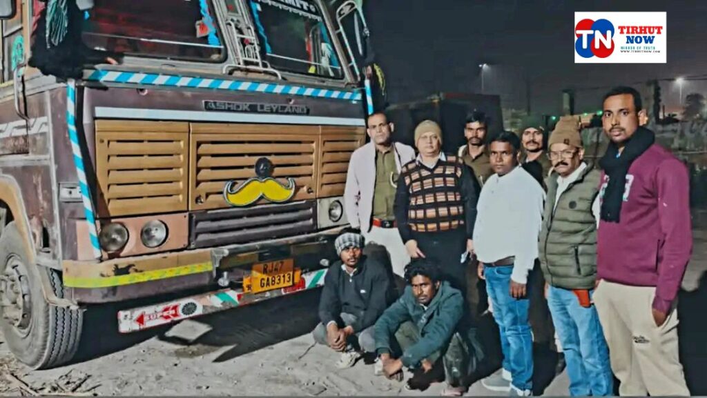 होली से पहले उत्पाद विभाग का बड़ा वार, पिलर लदे ट्रक से शराब बरामद, चालक–उप चालक गिरफ्तार