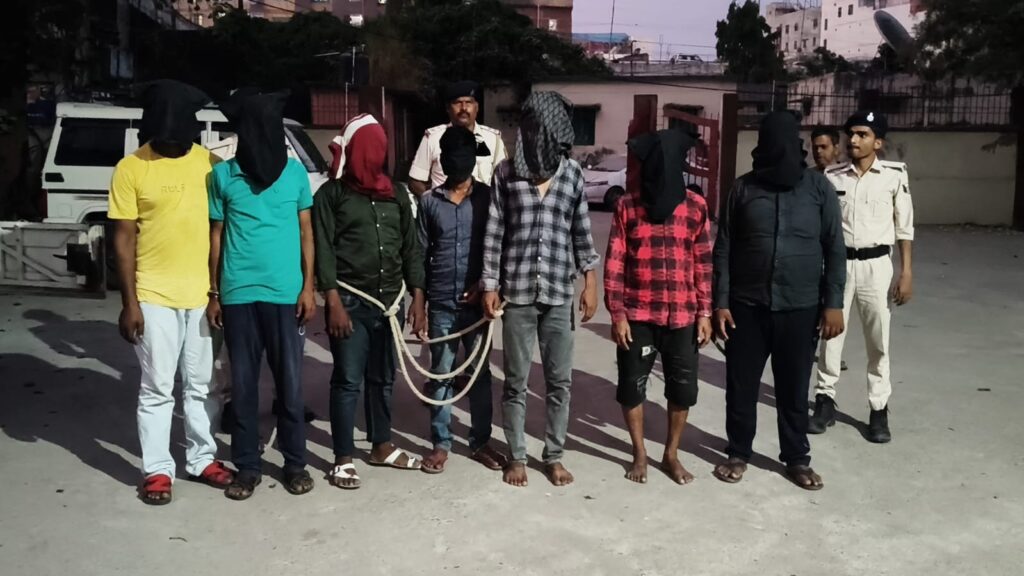 मुजफ्फरपुर में मवेशी चोर गिरोह का भंडाफोड़, 7 शातिर गिरफ्तार – 6 कांडों का खुलासा