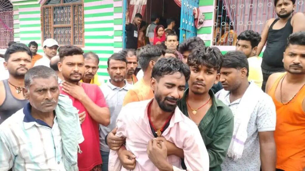 कांटी में दिल दहला देने वाली घटना: महिला समेत दो मासूमों की संदिग्ध मौत, घर के बिस्तर पर मिले तीनों शव