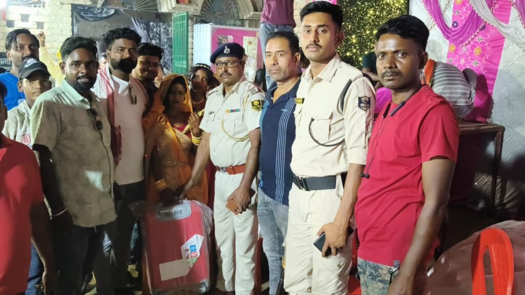 पुलिस बनी मानवता की मिसाल: गरीब बेटी की शादी में देवदूत बन पहुंचे थानाध्यक्ष